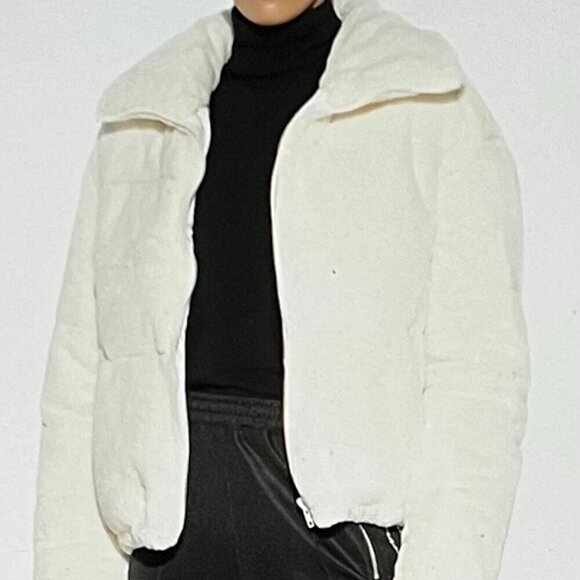 Apparis Billie Zip Front Short Faux Fur Coat in Ivory Size L. NWT - Picture 1 of 13